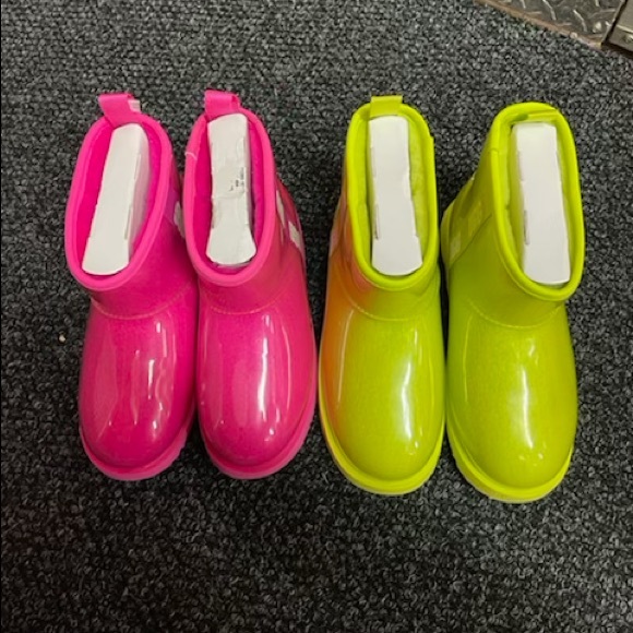 WATERPROOF UGG BOOTS!!! - Picture 3 of 4